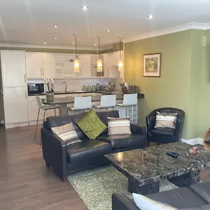 https://the-bijou-on-park-view.yorkshirehotels.net